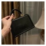 Elegant Women's Shoulder Bag – Premium Materials & Stylish Ring Clasp