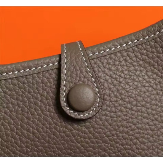 Luxe Classic Leather Shoulder Bag – Handmade Women’s Crossbody Purse