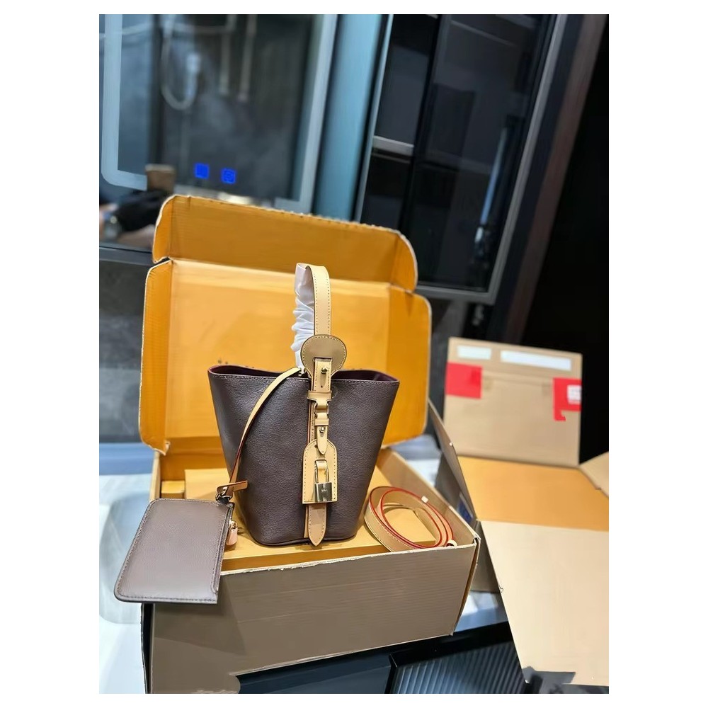 Borsa a Spalla in Pelle Luxe per Donna – Versatile, Elegante e di Alta Qualità