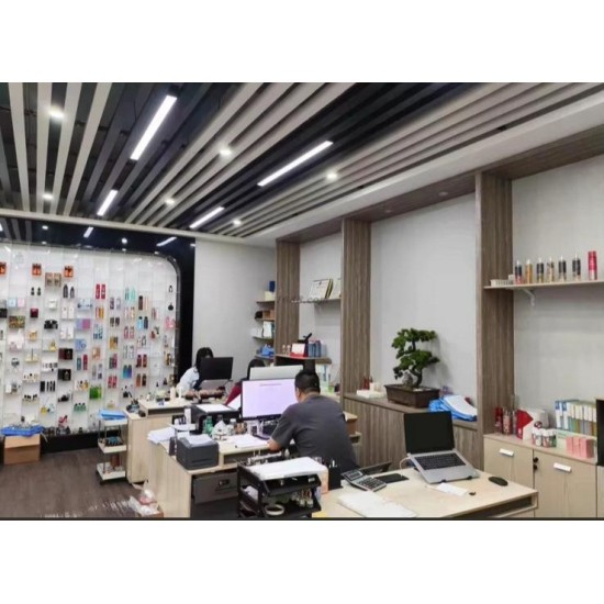 Luxe Signature – Profumo Unisex di Lusso | Fragranza Elegante e di Lunga Durata