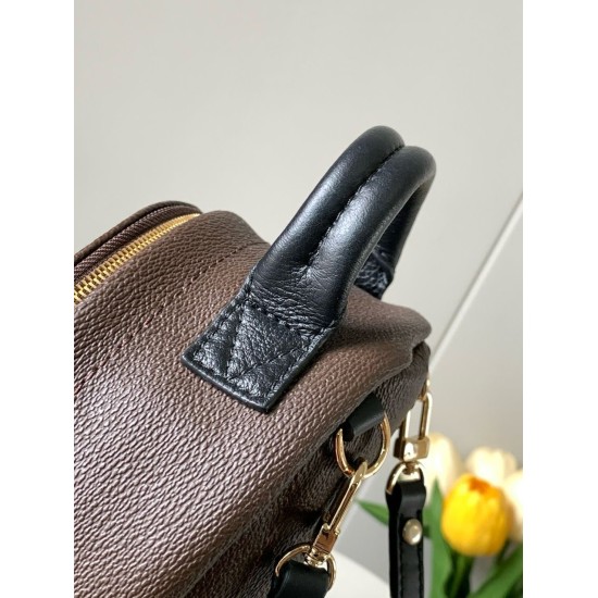 Luxury Women’s Handbag – Elegant Design, Genuine Leather Handle & Premium Materials