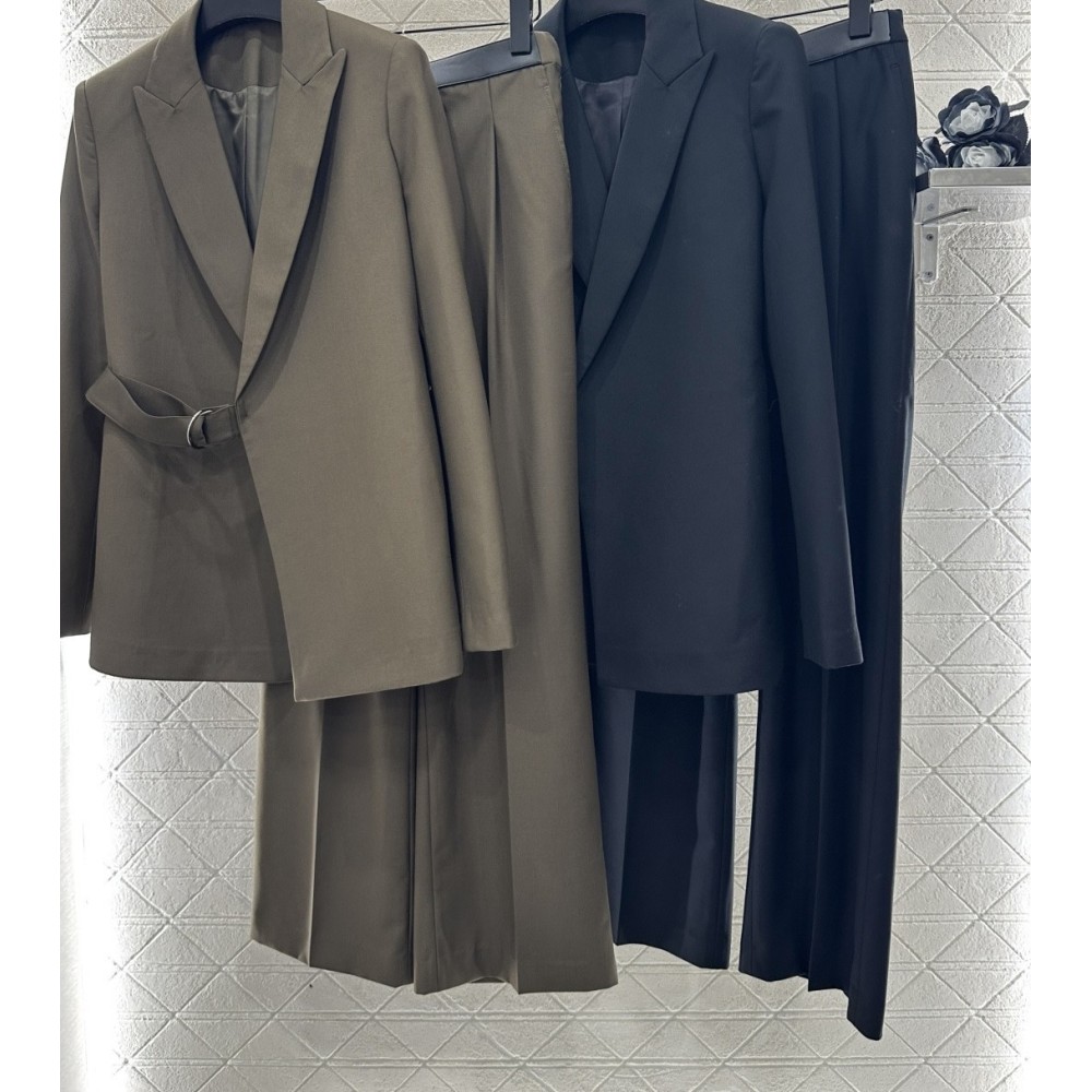 Completo Tailleur Elegante con Cintura – Giacca a Rever a Lancia e Pantaloni a Gamba Larga, Spalle Strutturate Oversize