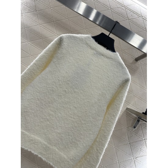 Maglione di Lana Lavorato a Uncinetto con Perline – Pullover di Lusso con Ricamo 3D e Trama Testurizzata