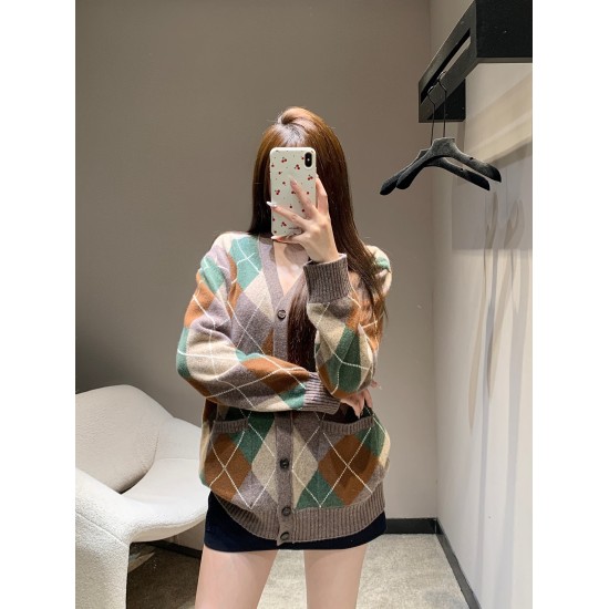 Diamond Pattern Cashmere Cardigan – Ultra-Soft Autumn/Winter Knitwear Essential