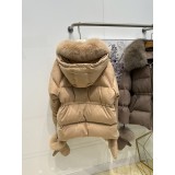 Cappotto di Lusso in Lana e Cashmere con Piumino d’Oca e Collo in Volpe