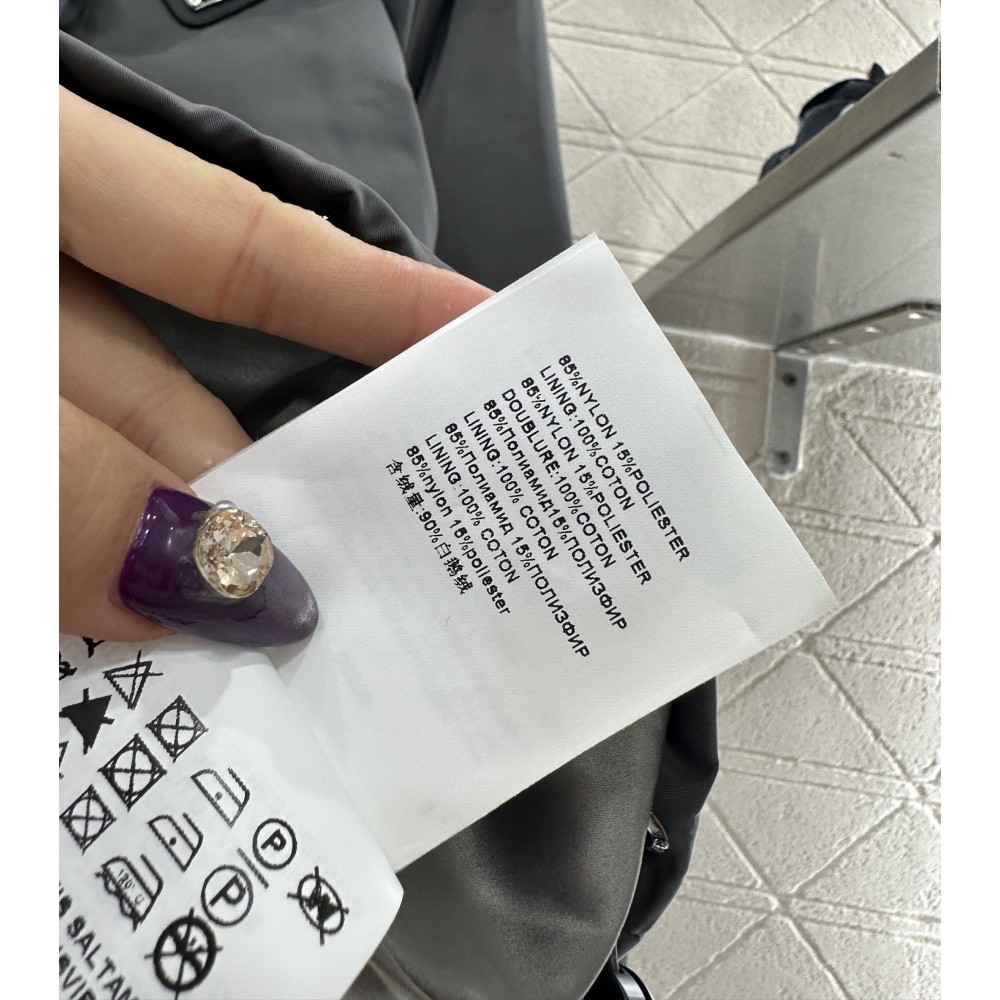 Piumino Impermeabile con Collo in Maglia e Chiusura Zip