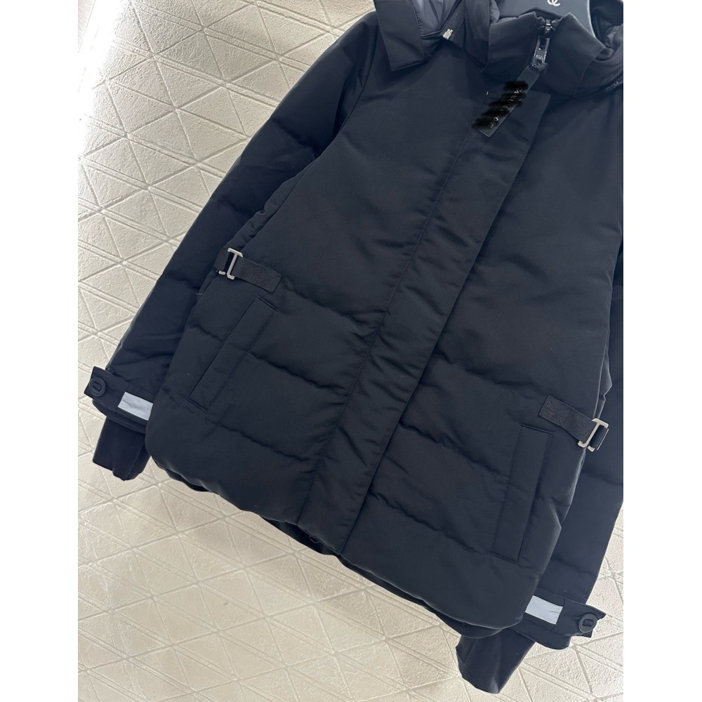 Piumino Slim Fit con Cappuccio Staccabile e Polsini con Fibbia