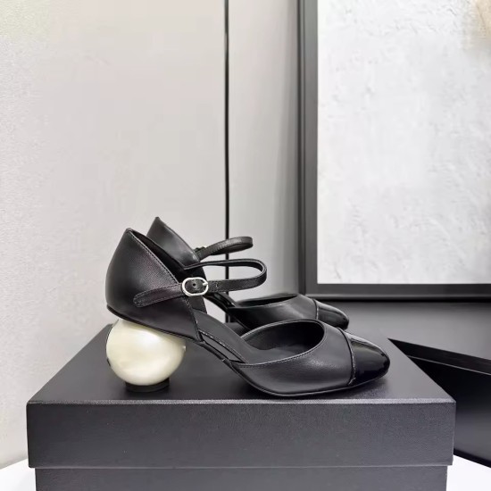 Two-Tone Mary Jane Pumps - Women's Cap Toe Block Heels with Sculptural Pearl