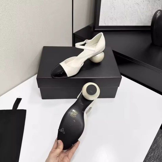 Two-Tone Mary Jane Pumps - Women's Cap Toe Block Heels with Sculptural Pearl
