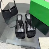 Sandali Infradito Sabot in Pelle - Mules con Interno in Montone e Tacco Basso