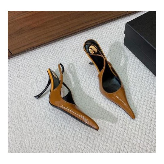 Décolleté Slingback a Punta in Vernice con Tacco a Spillo Incurvato