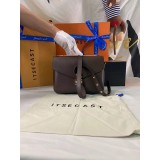 Luxury Women’s Shoulder Bag – Elegant & Timeless Design