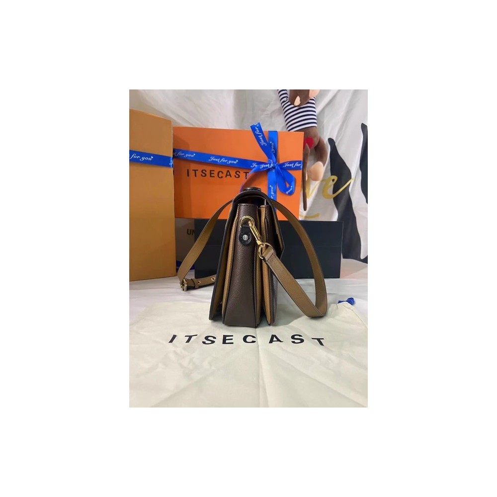 Luxury Women’s Shoulder Bag – Elegant & Timeless Design