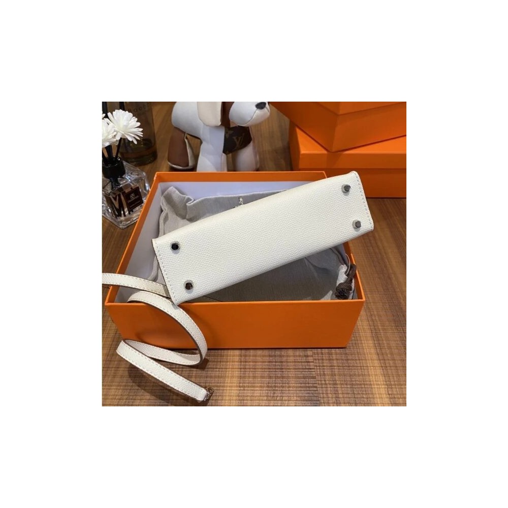 H Lux Premium Leather Shoulder Bag – Elegant Design & Timeless Craftsmanship