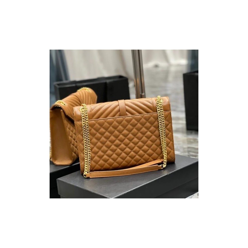 YL Triangle Leather Chain Shoulder Bag – Elegant Design & Premium Materials