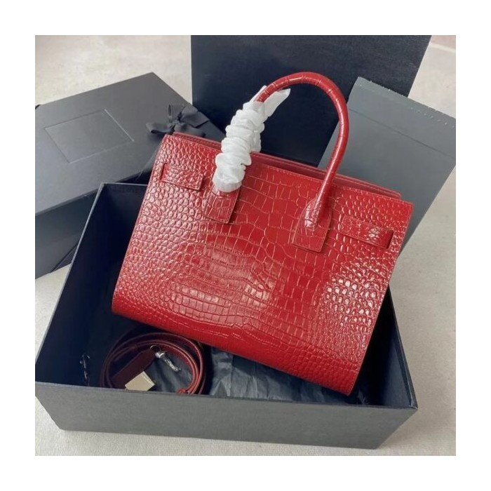 Lux Women’s Alligator-Embossed Leather Shoulder Bag | Elegant Italian Design