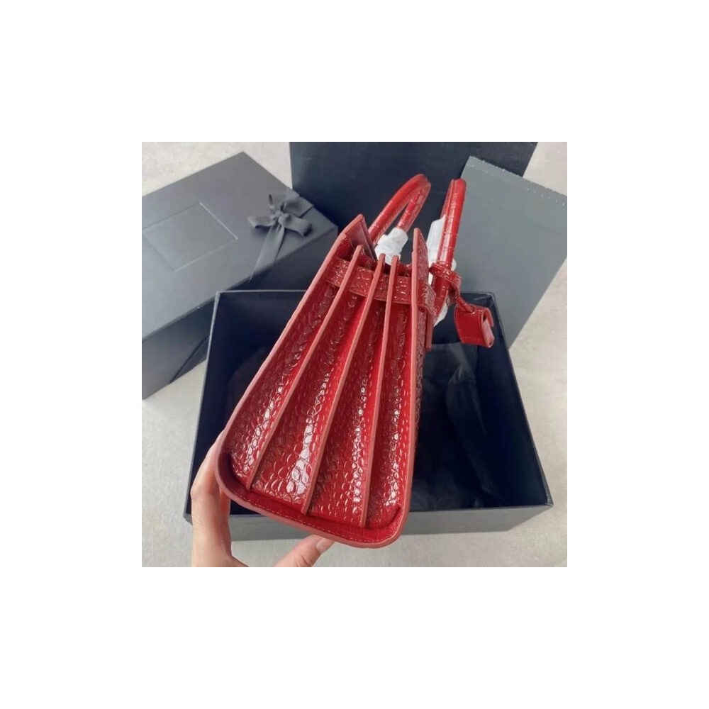 Lux Women’s Alligator-Embossed Leather Shoulder Bag | Elegant Italian Design