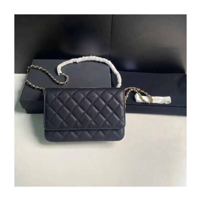 Borsa a Tracolla di Lusso in Pelle di Vitello | Design Senza Tempo ed Eleganza Artigianale