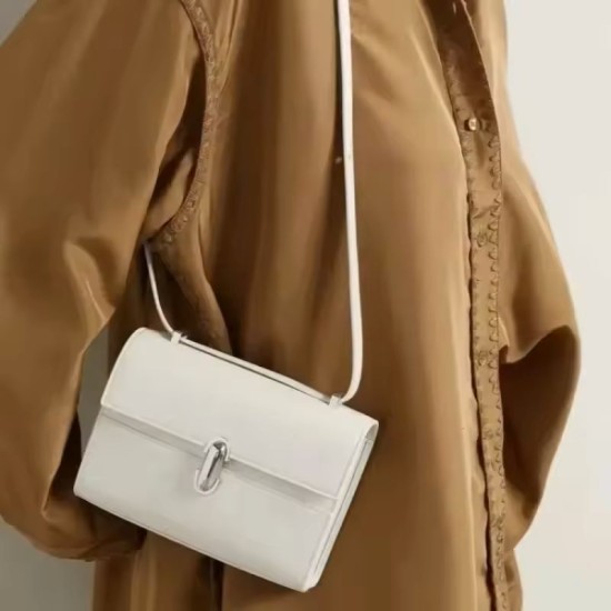 Borsa a Spalla in Vera Pelle Brand Symmetry 19 – Elegante e Versatile da Donna