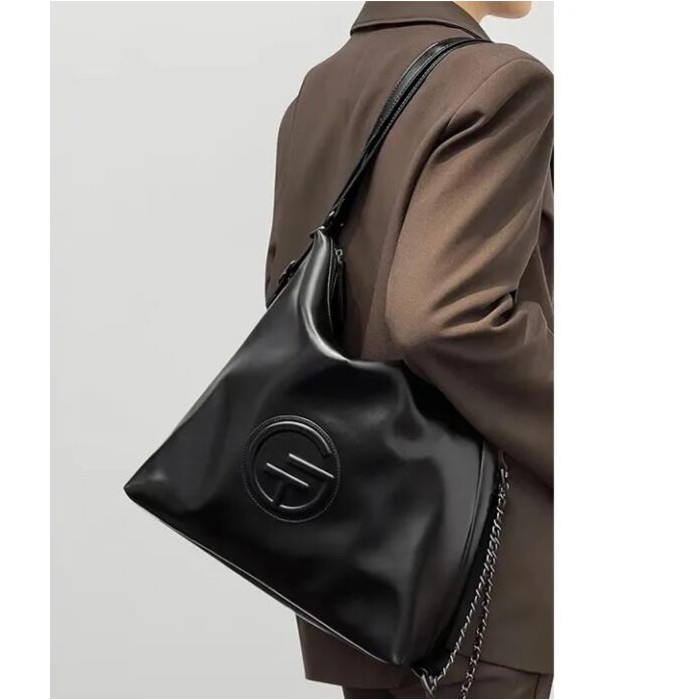 Black G Lux Crossbody Shoulder Bag for Women | Elegant Design & Premium Materials
