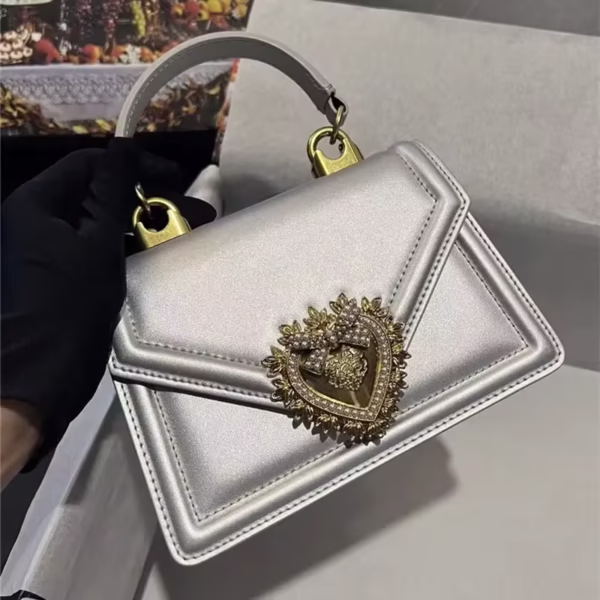 Elegant Top Lux DGG Layer Cow Leather Heart Bow Handbag Shoulder Slant Chain Bag Fashionable Flip Cover Small Square Bag - Image 4