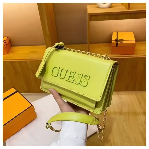Trendy! Women's Soft - Textured Small Square Crossbody Bag - Fashion - Forward Chain Style, Effortless Everyday Essential - immagine 2